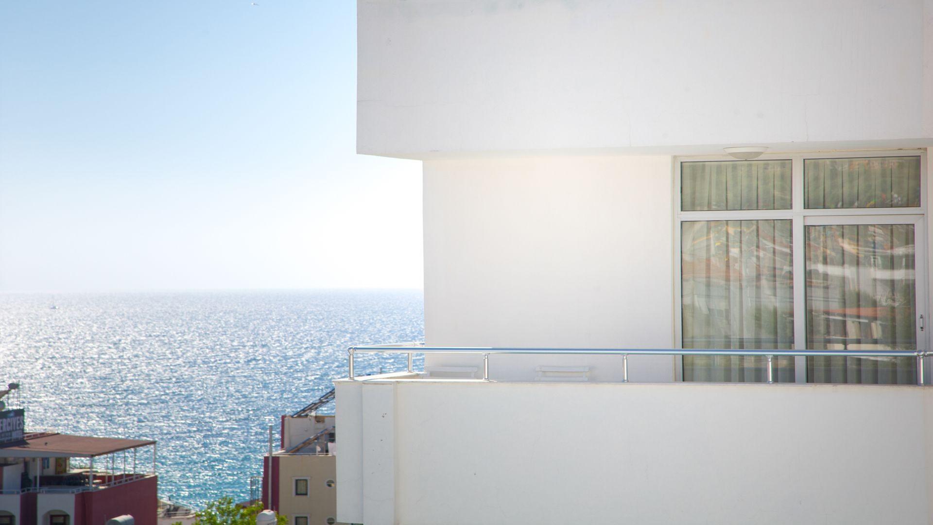 Ponz Hotel — 5