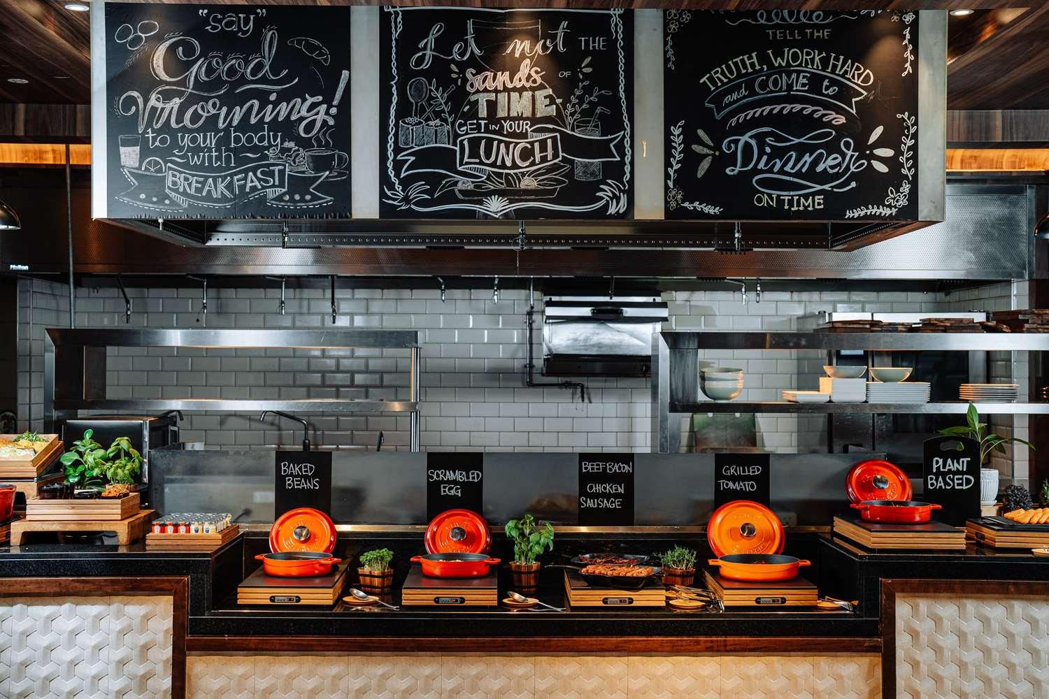 Doubletree by Hilton Dubai Business Bay — 5