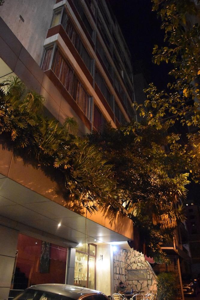Le Marly Hotel — 4