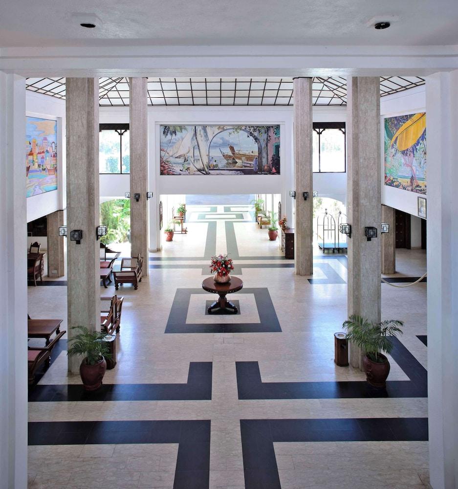 Sarova Whitesands Beach Resort and Spa — 10