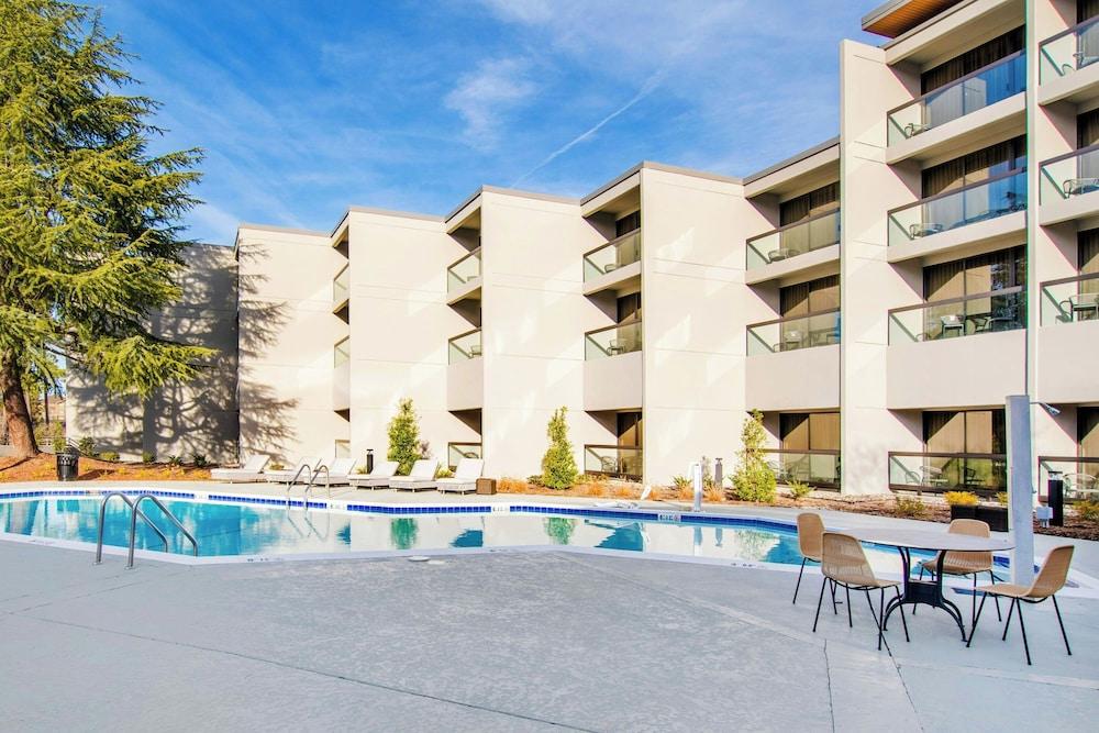 Sheraton Chapel Hill Hotel — 4