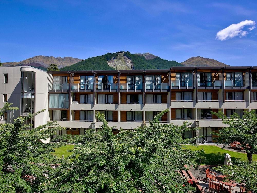 NOVOTEL QUEENSTOWN LAKESIDE