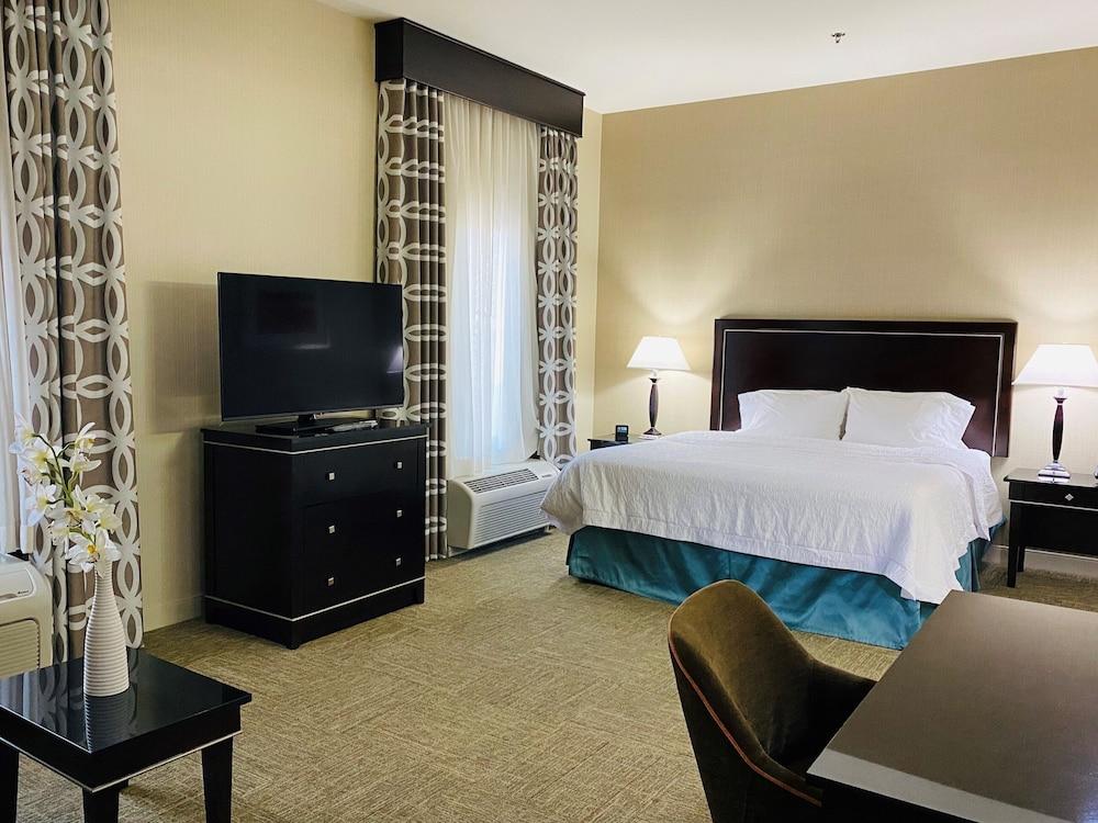 Hampton Inn & Suites Las Vegas South — 8