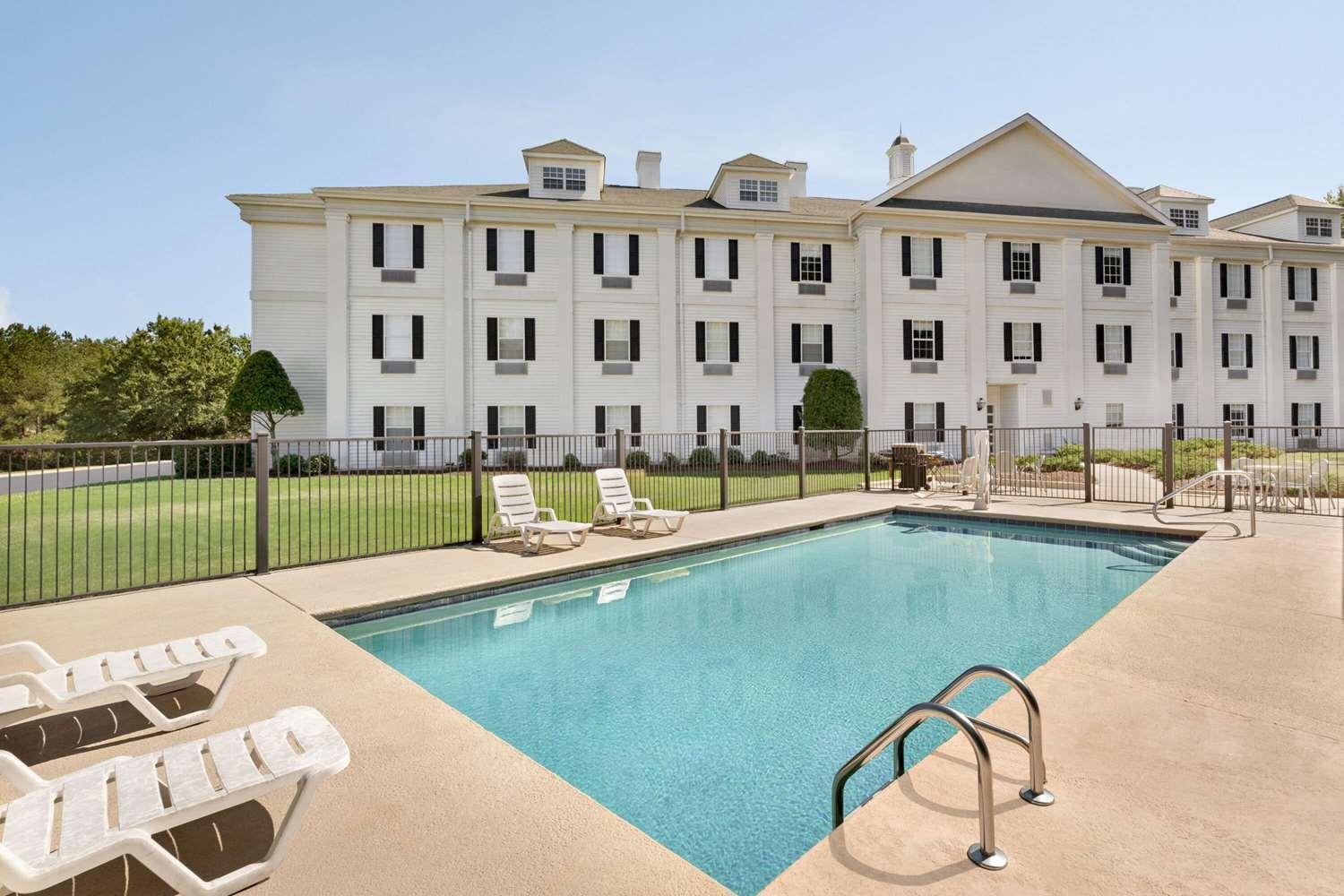 Baymont By Wyndham Henderson Oxford — 3