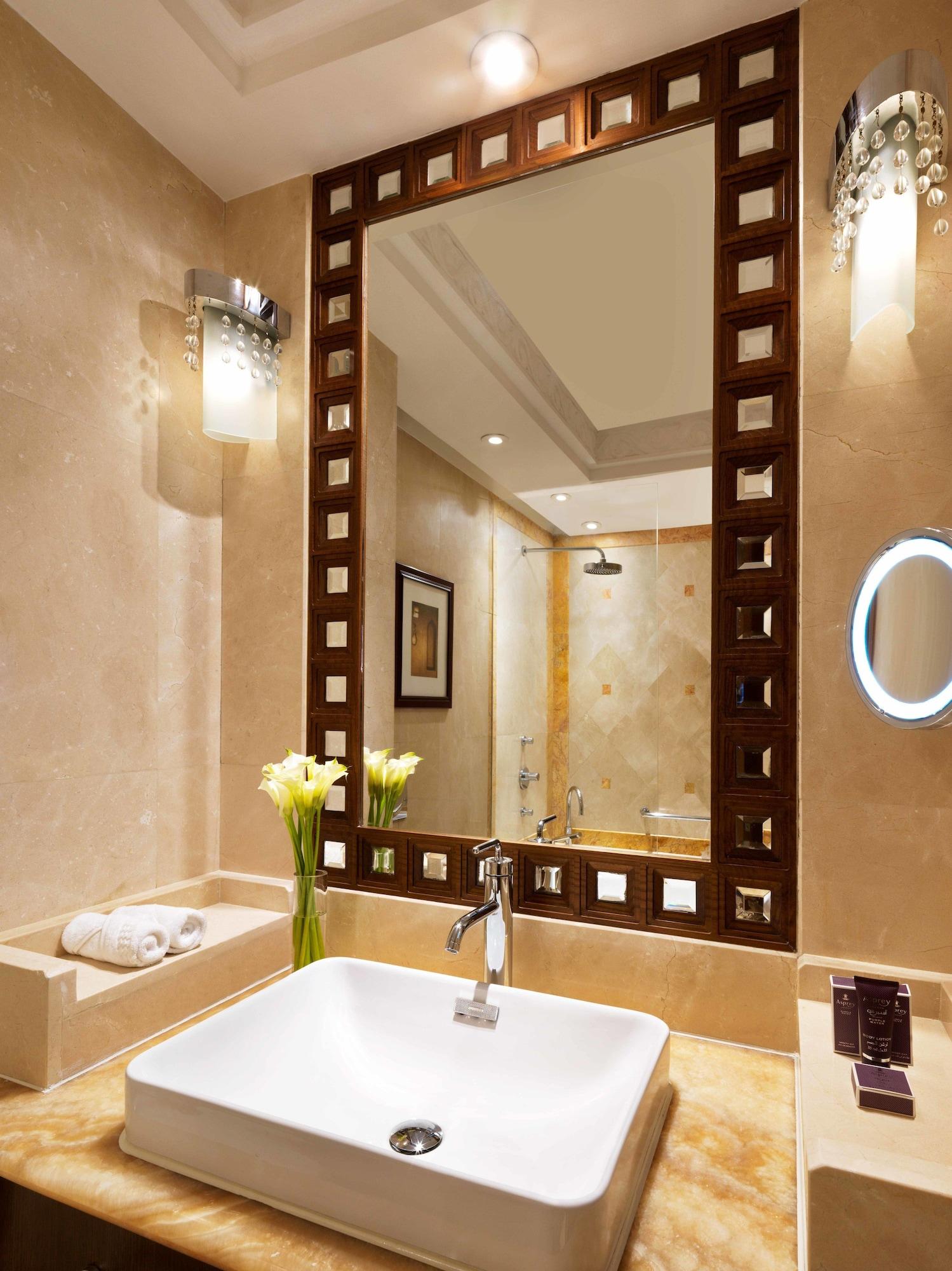 Al Bustan Palace A Ritz-Carlton Hotel 85476 — 2