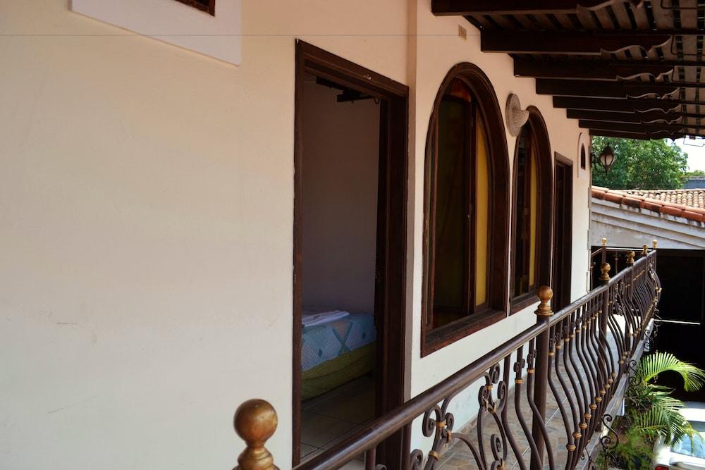 Villa Florencia Centro Hotel — 3