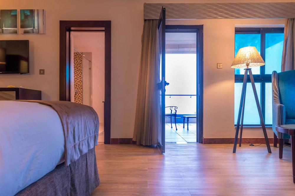 Protea Hotel By Marriott Lagos Kuramo Waters — 5