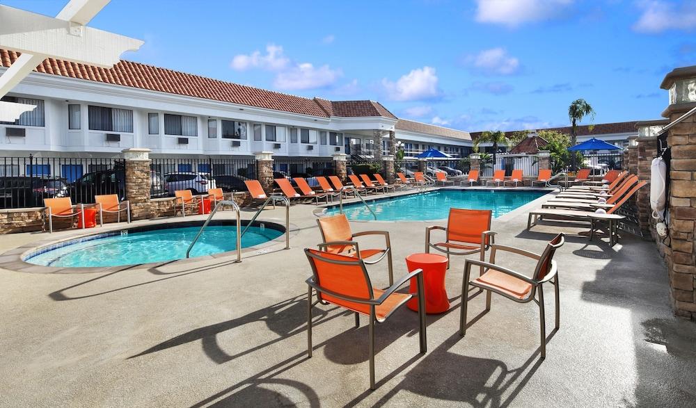 Tropicana Inn & Suites — 3