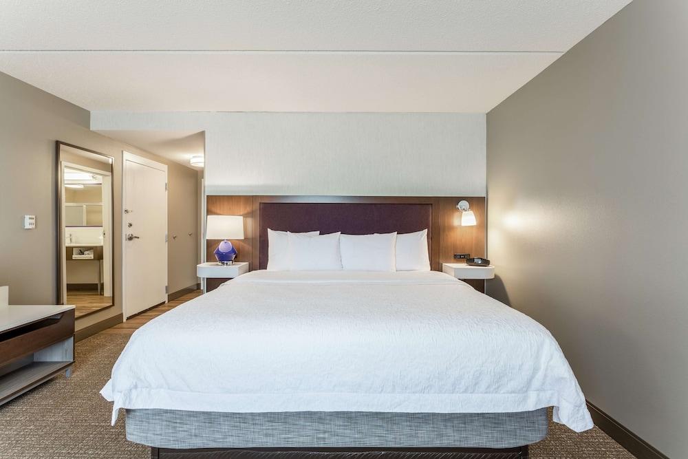 Hampton Inn & Suites Chicago-Libertyville — 4