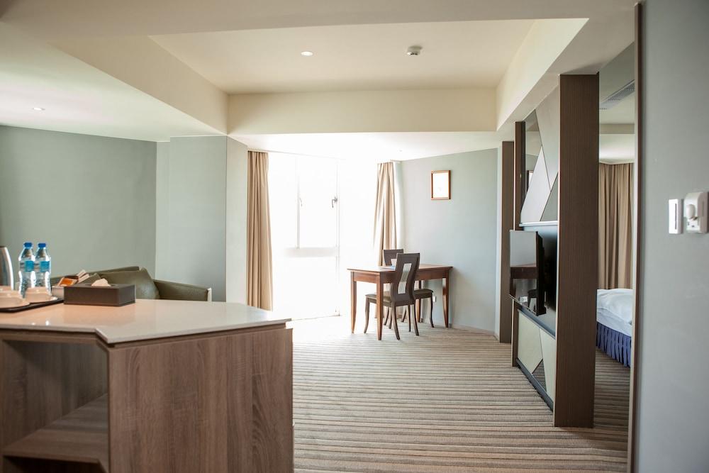 CT Green Bay Hot-Spring Hotel 885465 — 3