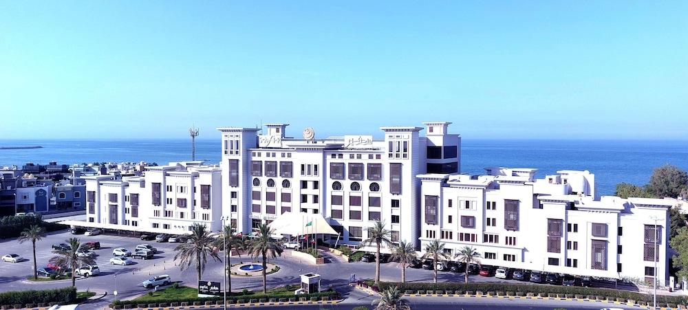 Safir Fintas Hotel Kuwait — 3