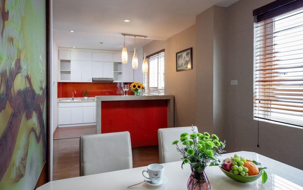 SKYLARK HOTEL — 2