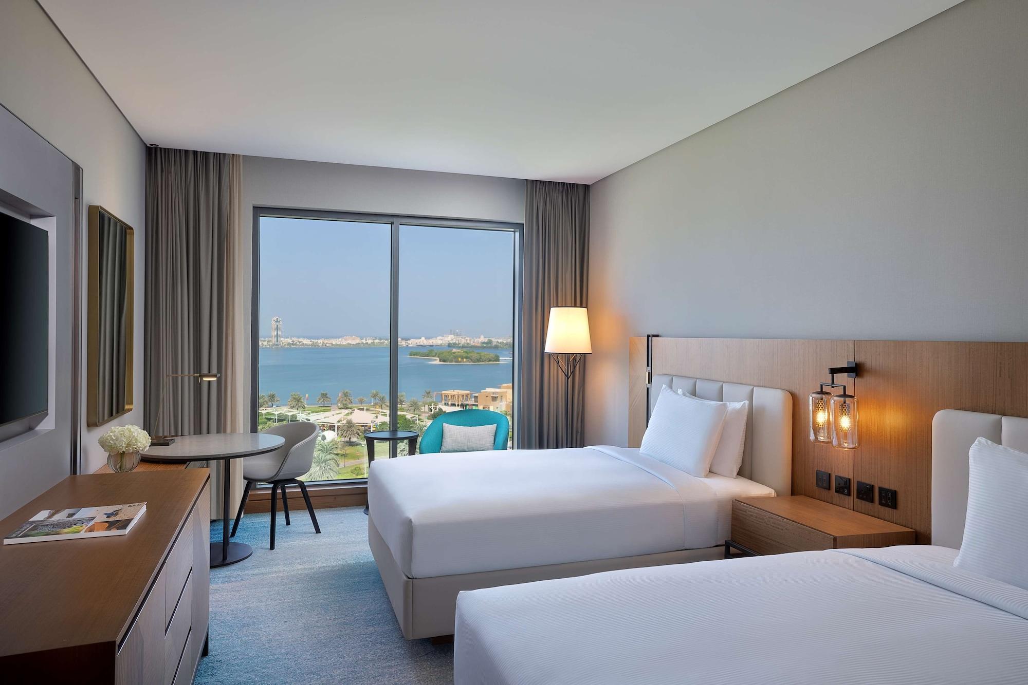 DoubleTree by Hilton Sharjah Waterfront Hotel and Residences — 3