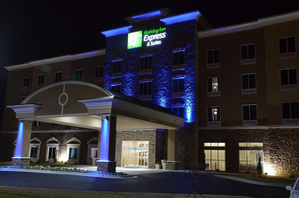Holiday Inn Express Hotel and Suites Albany — 2