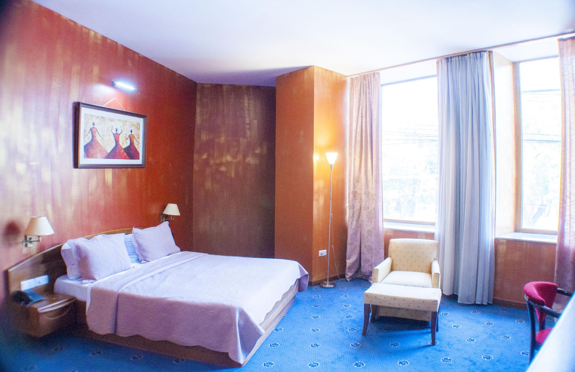 Ararat Hotel — 8