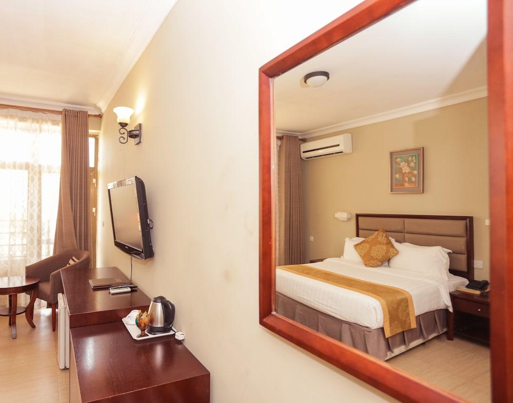Regency Park Hotel 1225878 — 10