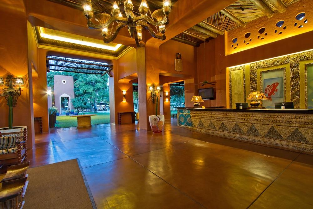 Avani Victoria Falls Resort — 8