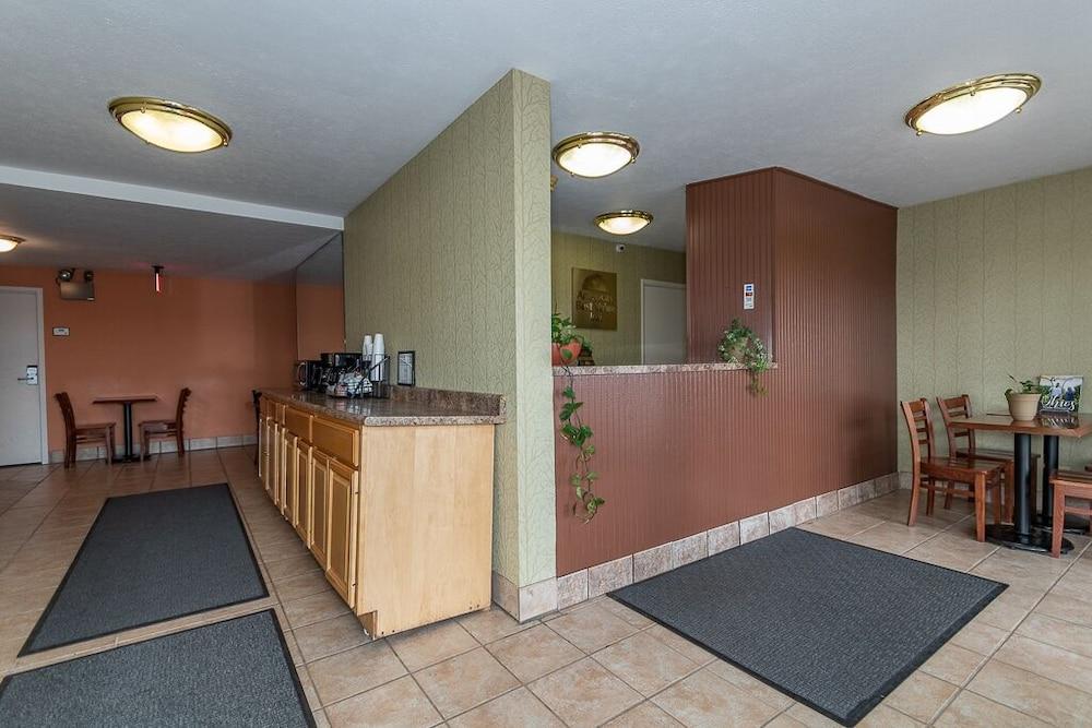 Americas Best Value Inn Austinburg — 6