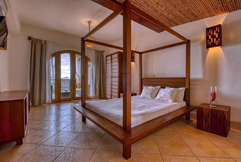 Hotel Alcazar 1182108 — 10