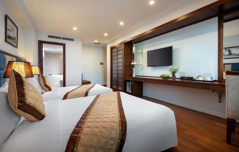 SKYLARK HOTEL — 9