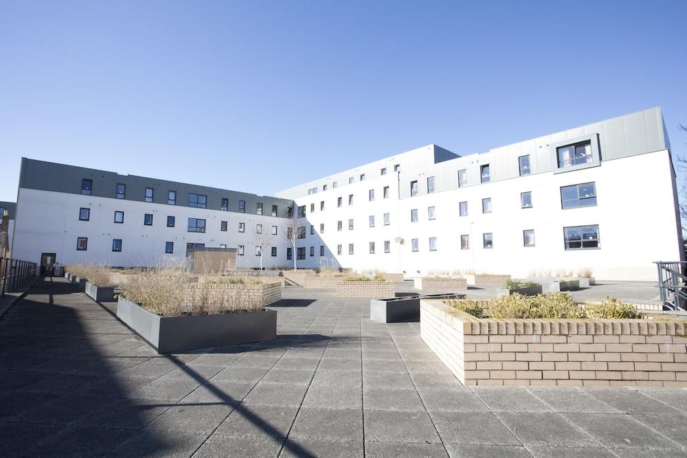 Beaverbank Place - Campus Residence — 4