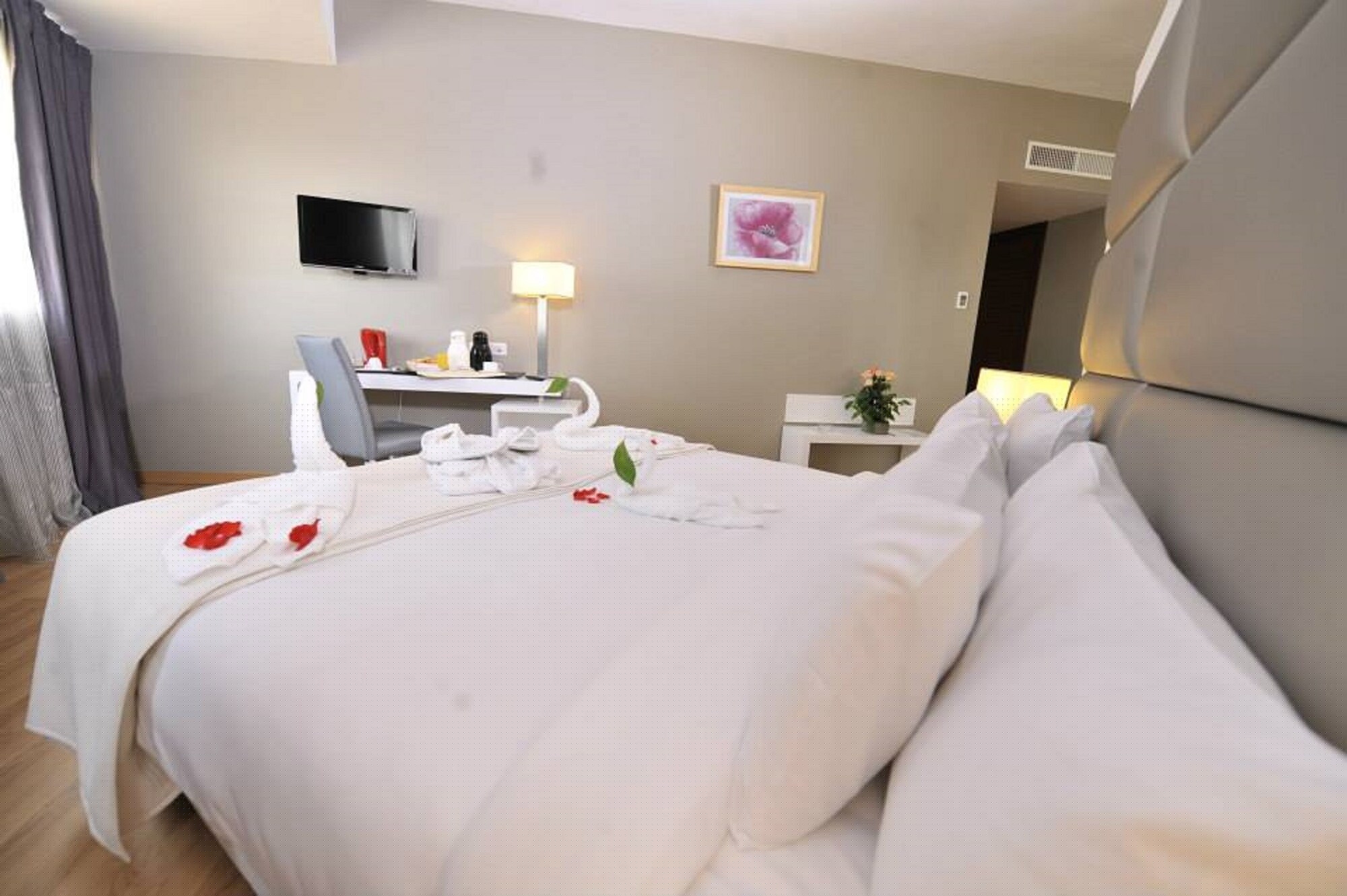 Liberte Hotels Oran — 8