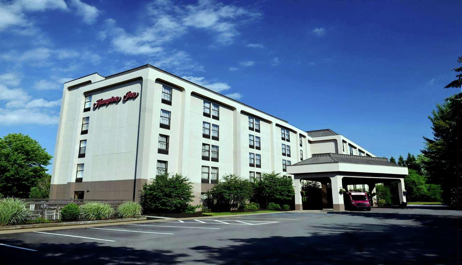 Hampton Inn Albany-Wolf Road — 4