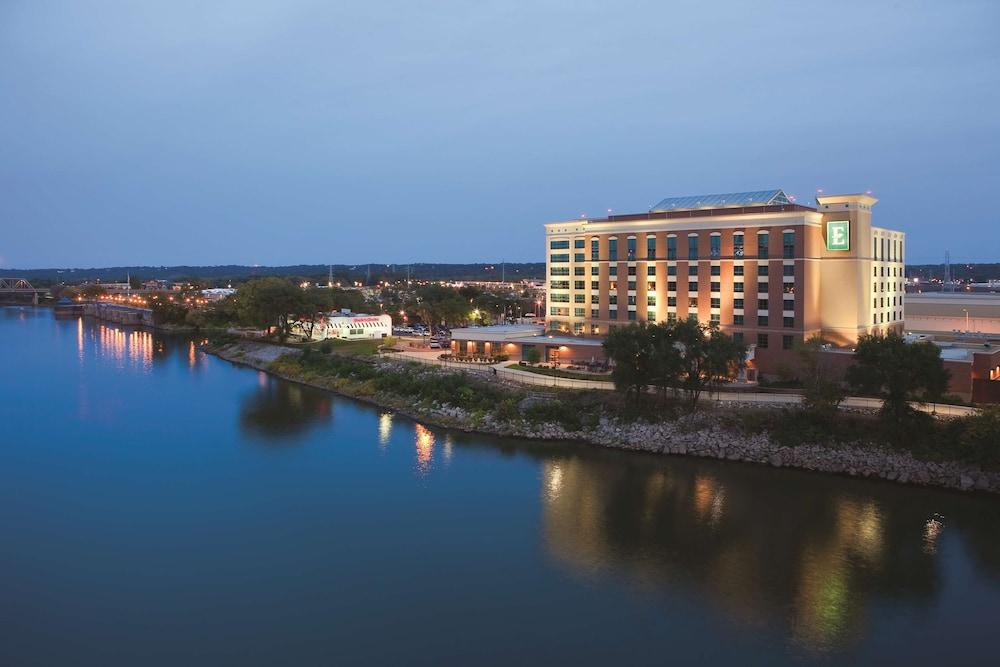 Embassy Suites By Hilton E Peoria Riverfront Conf Center — 10