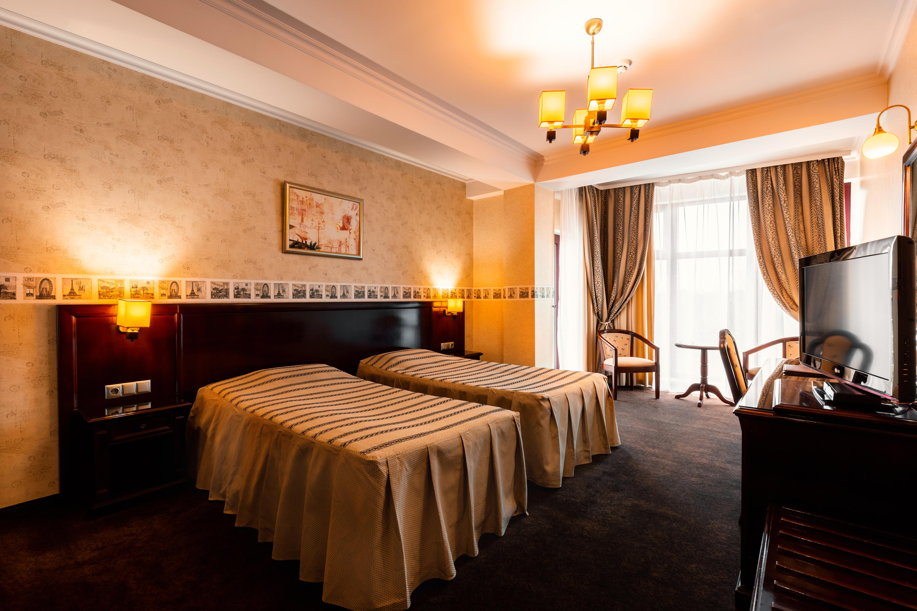 Prezident Hotel, Chisinau — 6