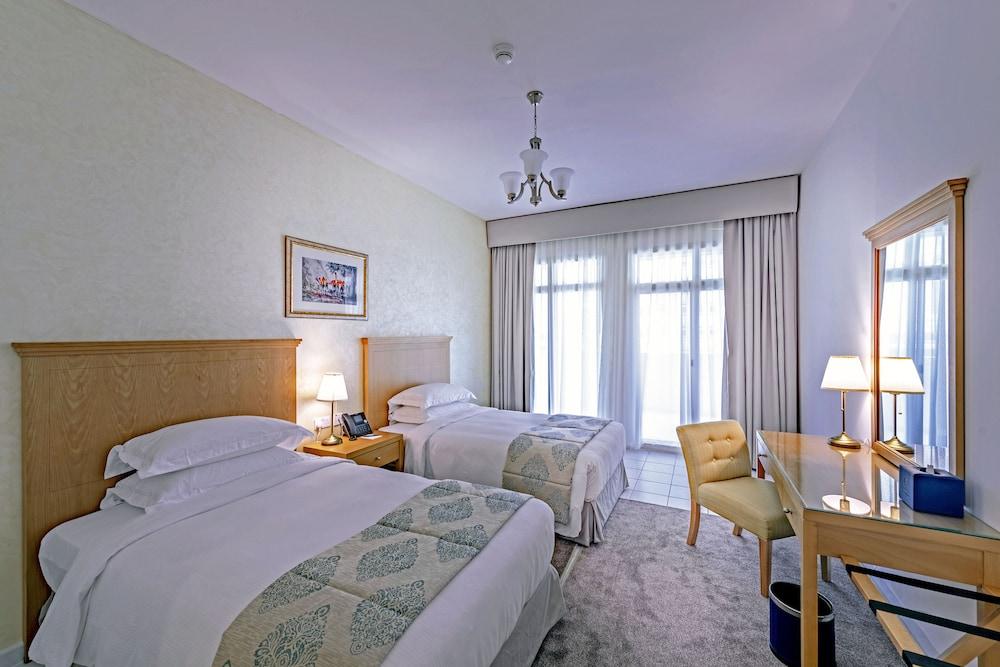Swissotel Al Murooj Dubai — 4