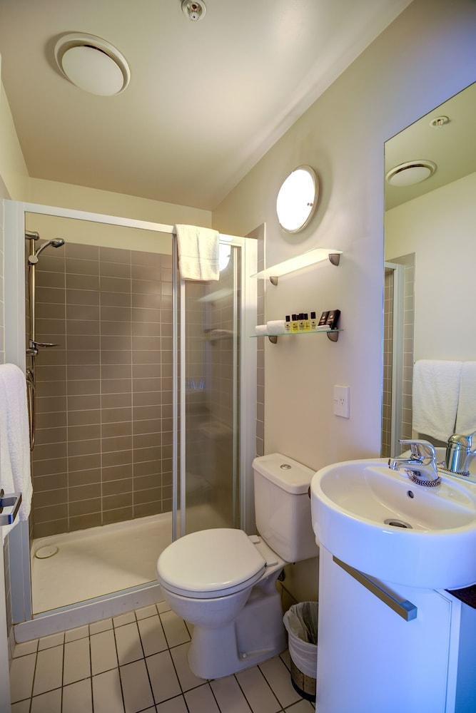 The Quadrant Hotel and Suites 95939 — 6