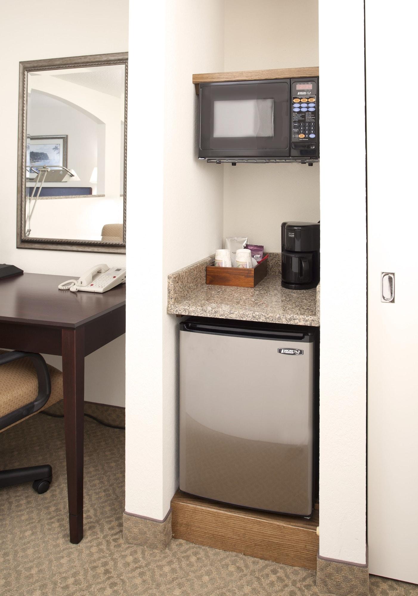 Ann Arbor Regent Hotel & Suites — 2