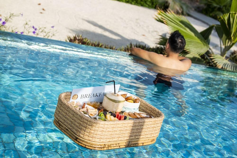 The Ritz-Carlton Ras Al Khaimah Al Hamra Beach — 2