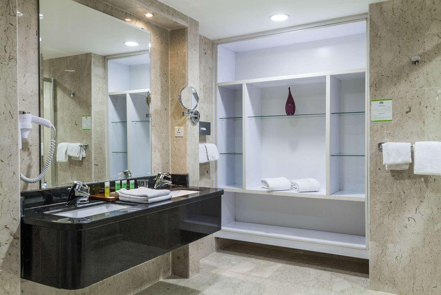 Days Inn by Wyndham Hotel Suites Amman — 3