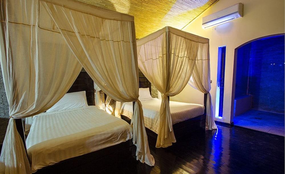 The Rhino Resort Hotel & Spa — 8