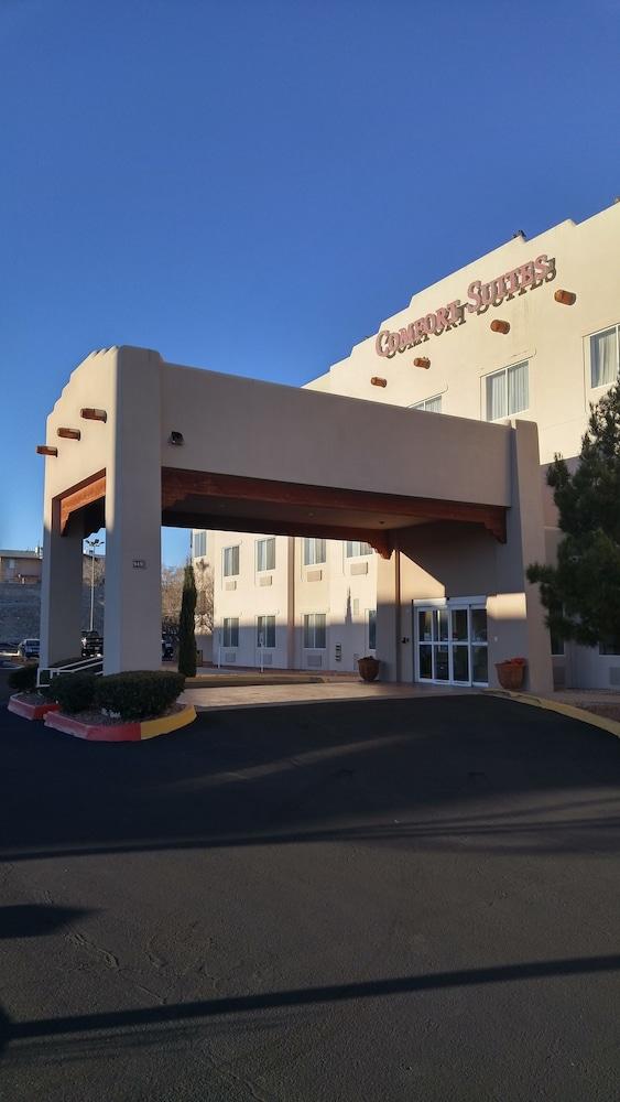 Quality Suites University — 4