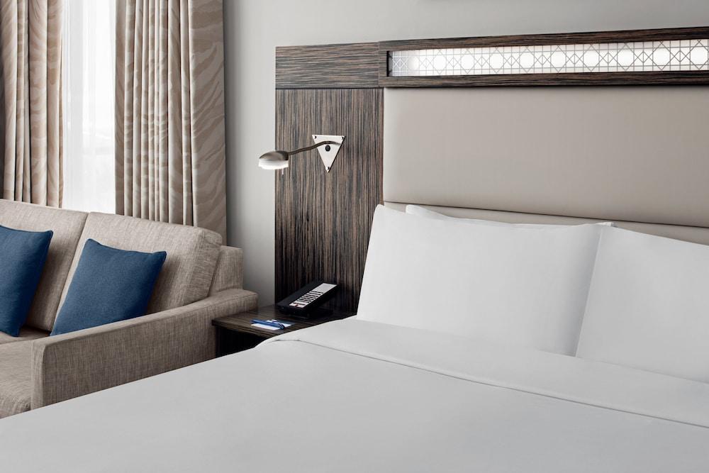 Holiday Inn Express Dubai Jumeirah — 2