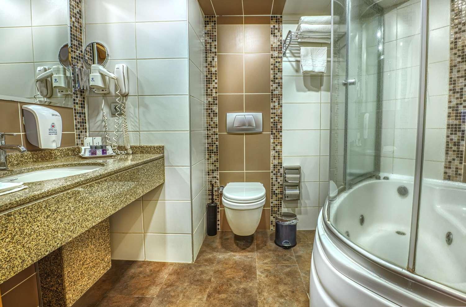 Best Western Plus Hotel Konak 30204 — 3