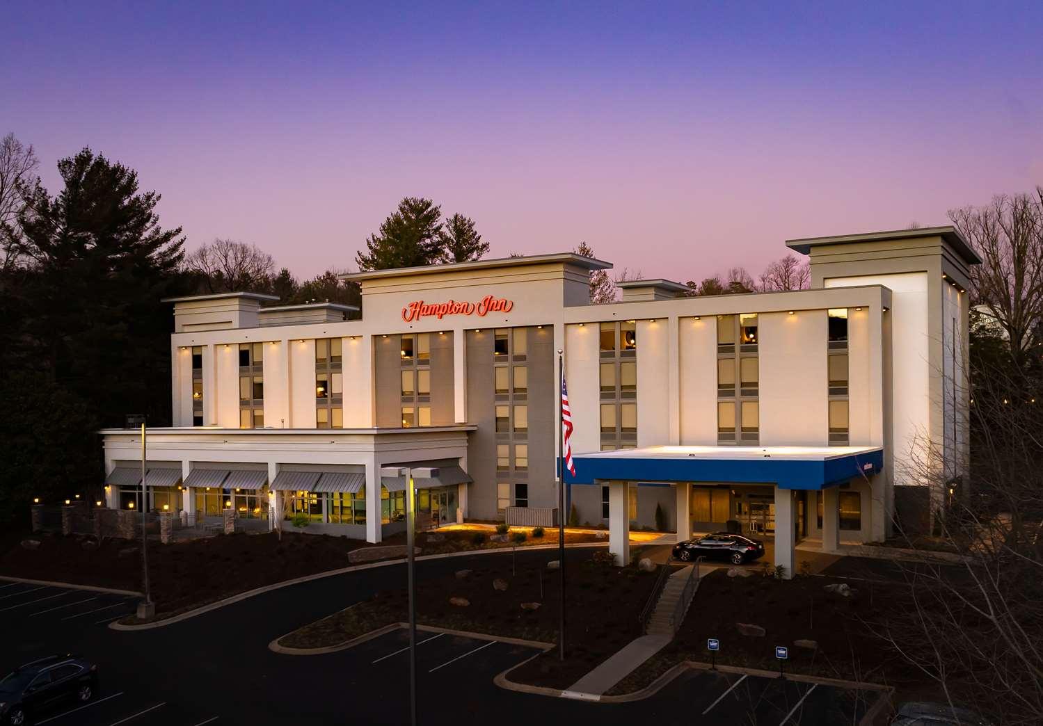 Hampton Inn Asheville-Tunnel Road — 5