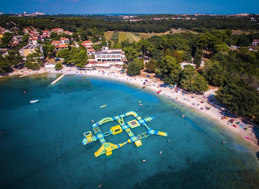 RESORT CENTINERA 92252 — 6