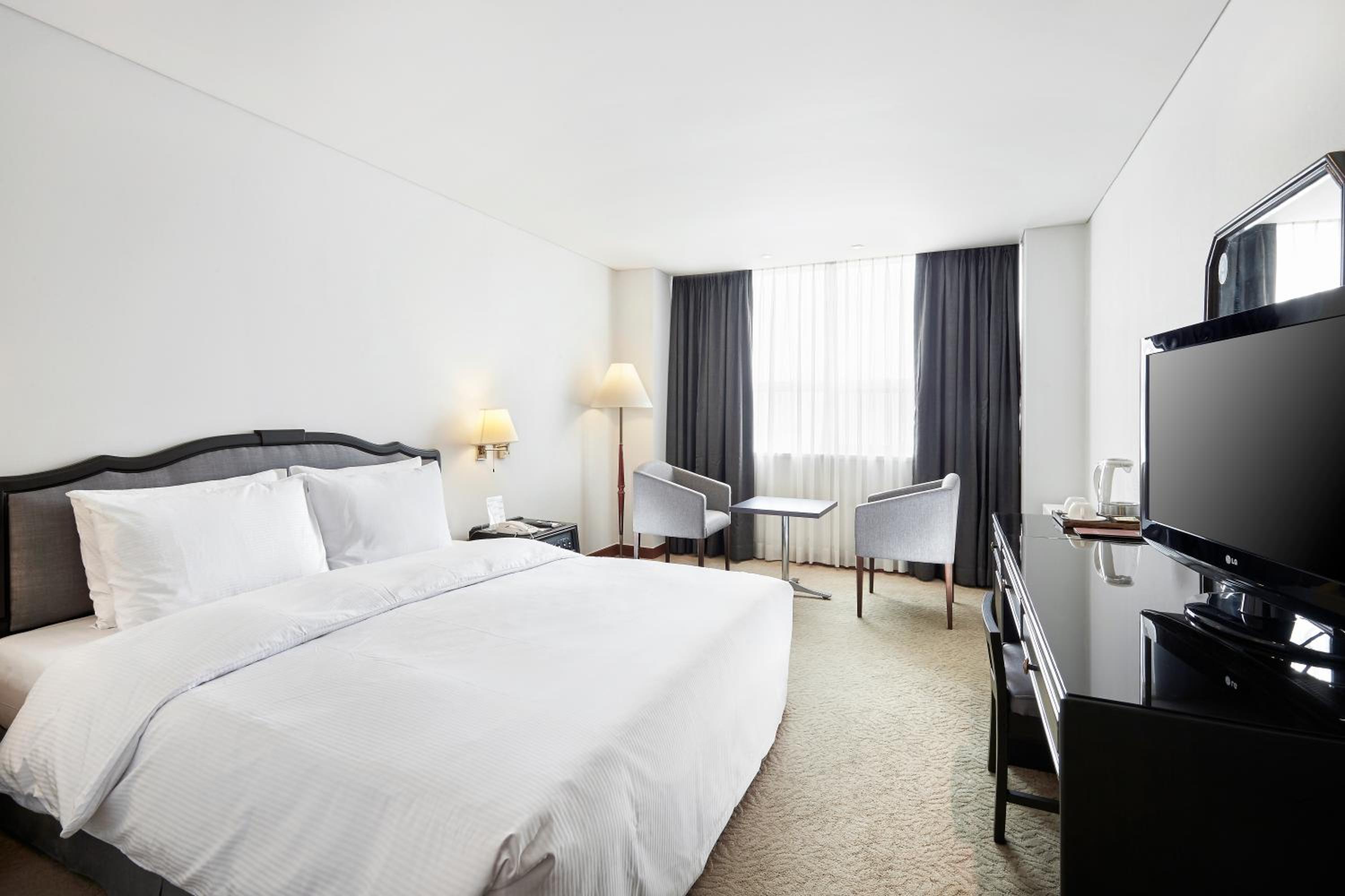 PRESIDENT HOTEL — 8