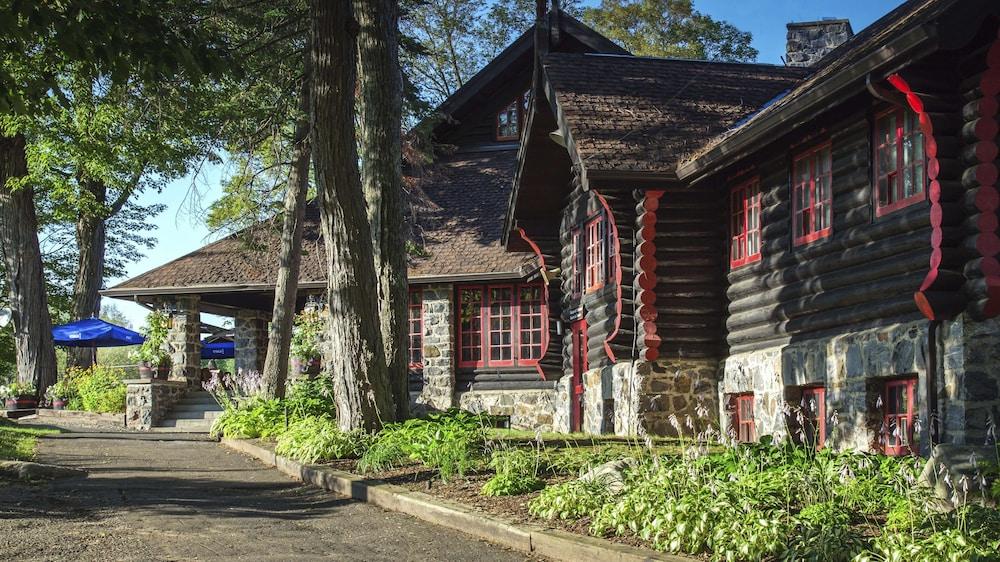 Fairmont Le Chateau Montebello 83742 — 8