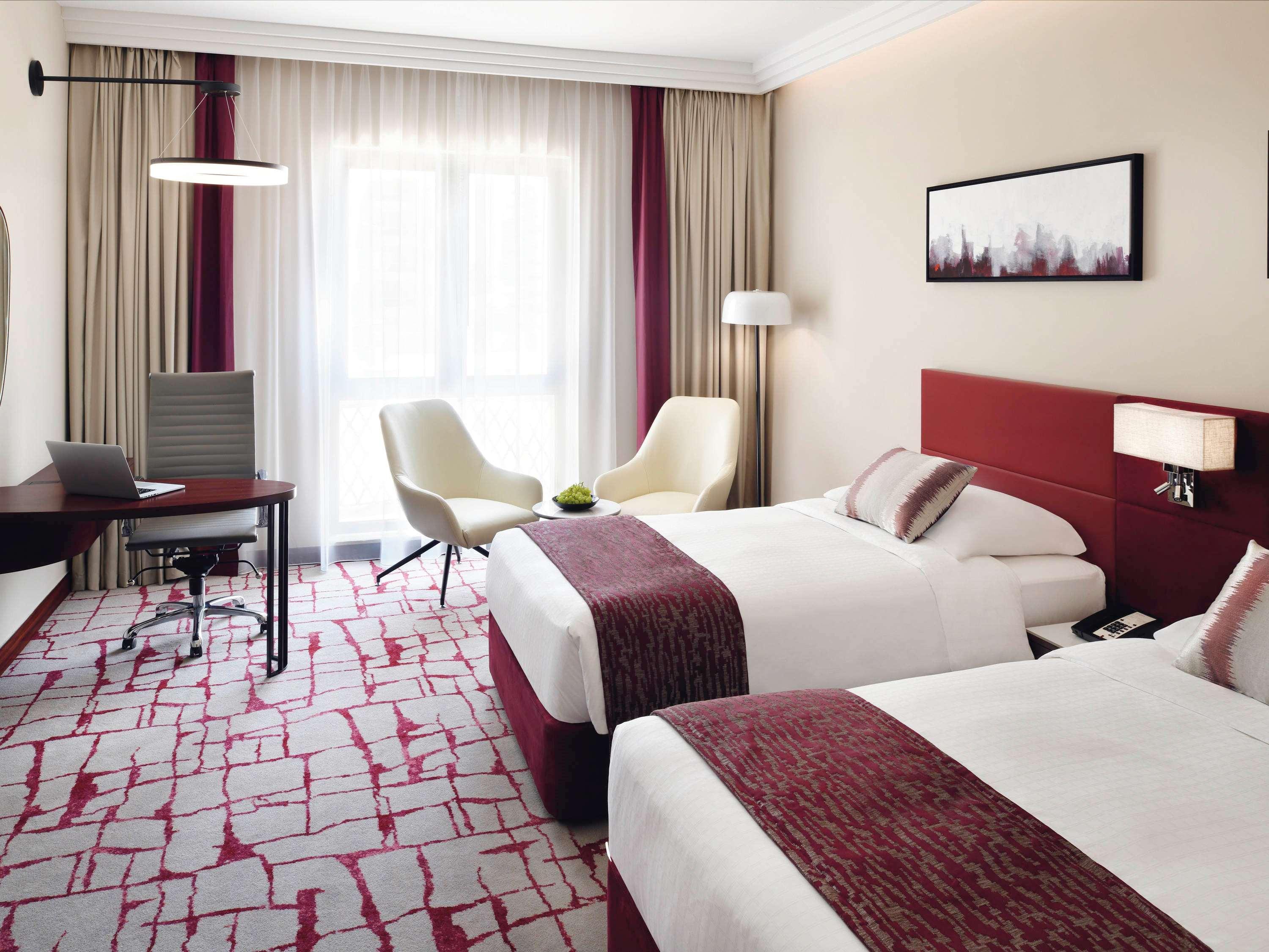 Movenpick Bur Dubai — 10