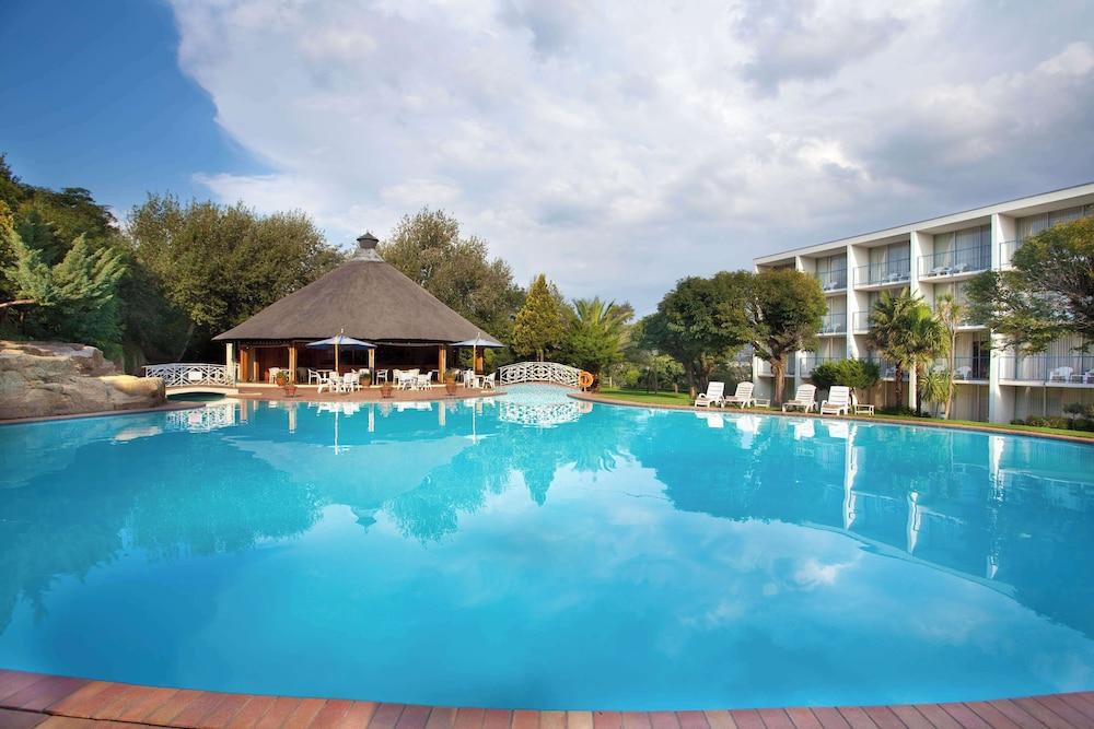 AVANI MASERU HOTEL — 4