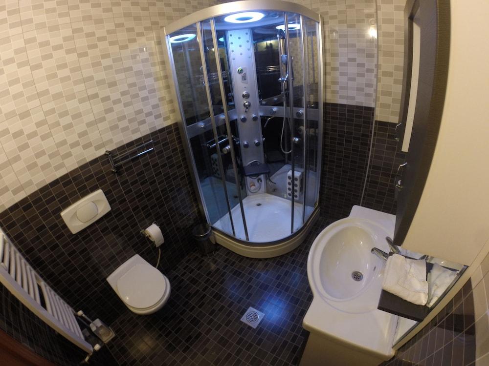 DENIS HOTEL — 3