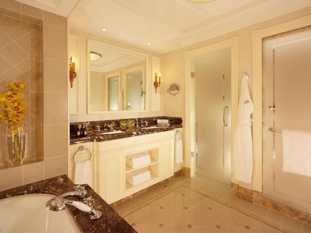 Fairmont Grand Hotel Kyiv — 4