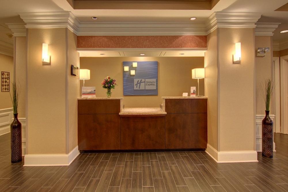 Holiday Inn Express & Suites Alpharetta - Windward Parkway — 2