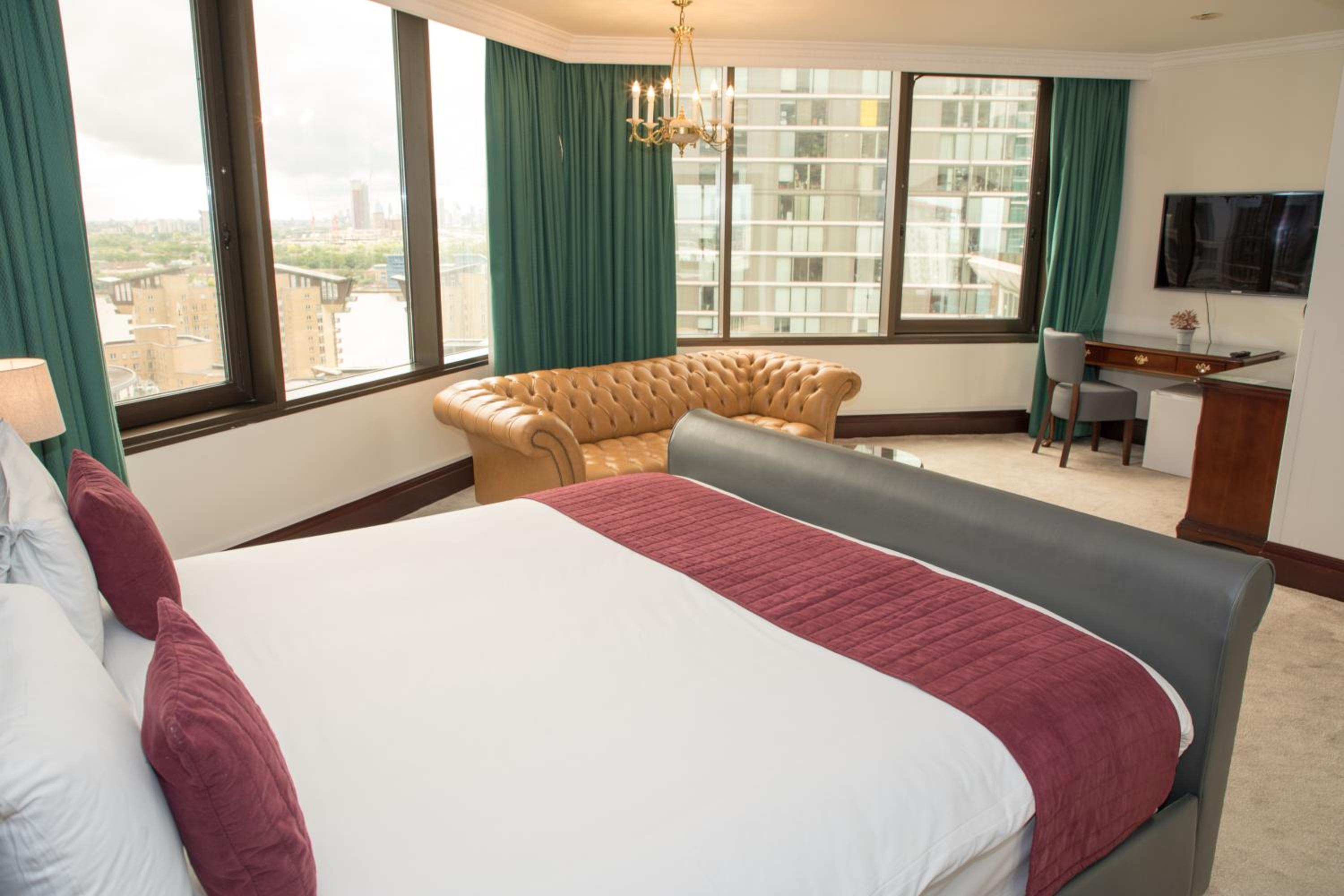 Savoy Suites Hotel Apartments — 10
