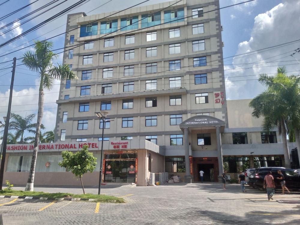 Regency Park Hotel 1225878 — 2