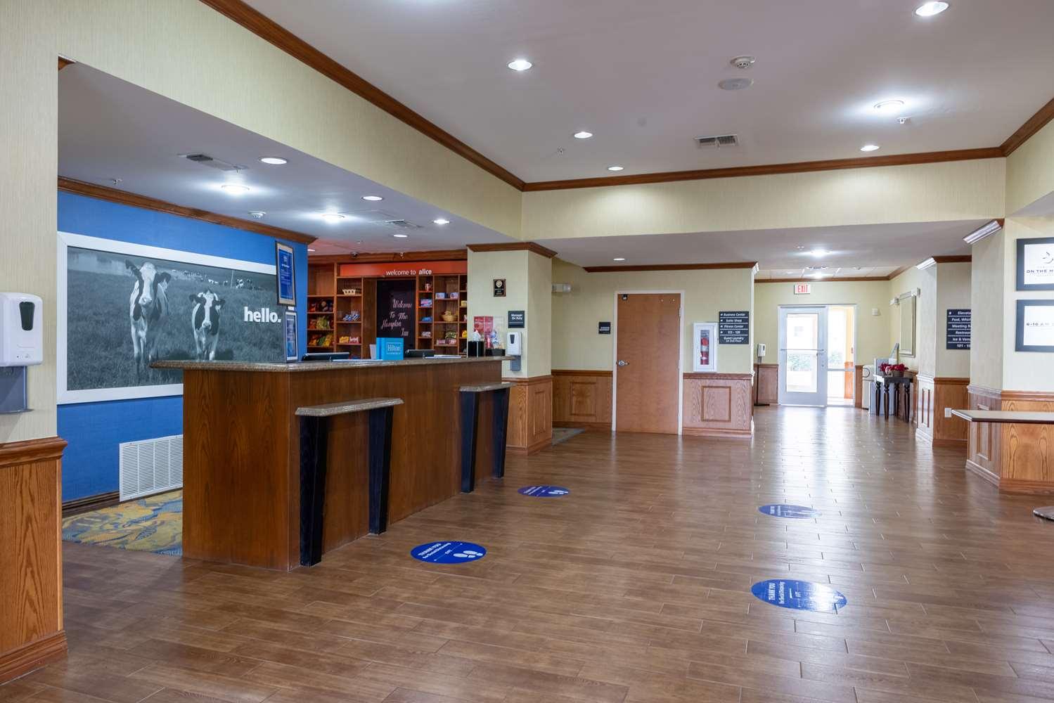 Hampton Inn Alice — 10